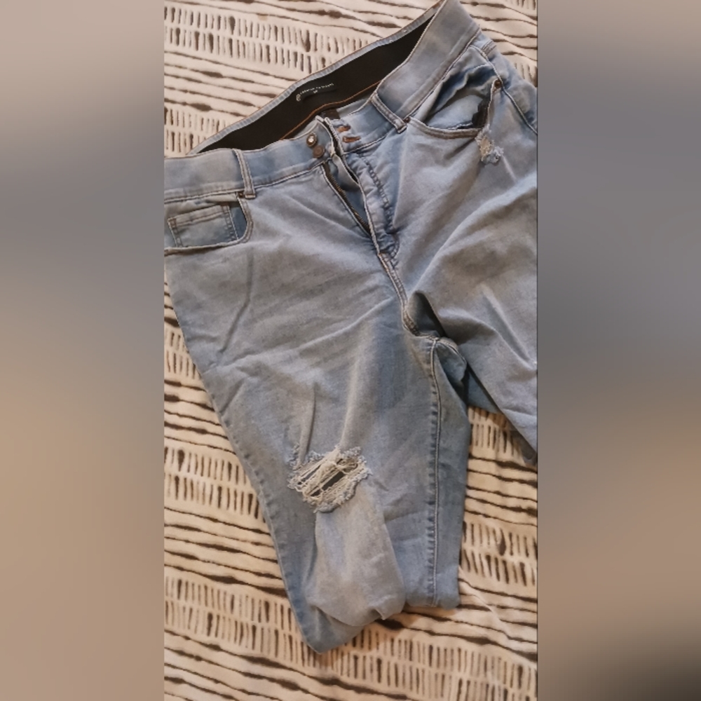 Fashion to figure skinny jeans
